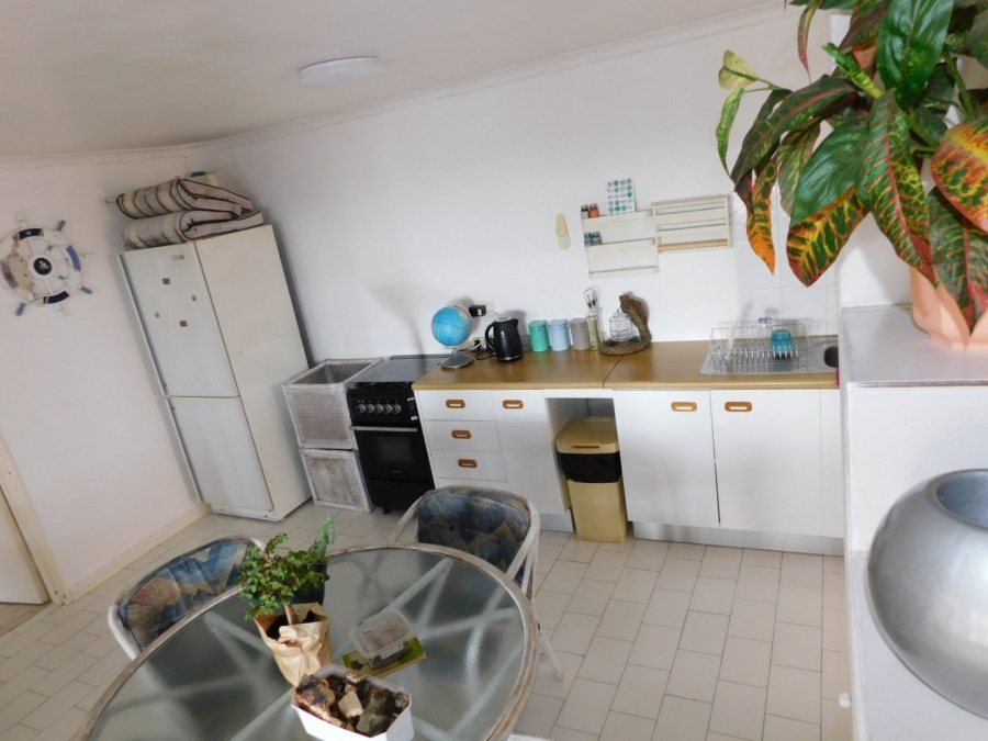 6 Bedroom Property for Sale in Mountainside Western Cape